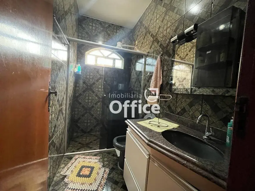 Casa com 3 quartos à venda, 300m2 em Jardim Ana Paula, Anapolis - GO - imagem 8 Foto 8 de Casa com 3 quartos à venda, 300m2 em Jardim Ana Paula, Anapolis - GO