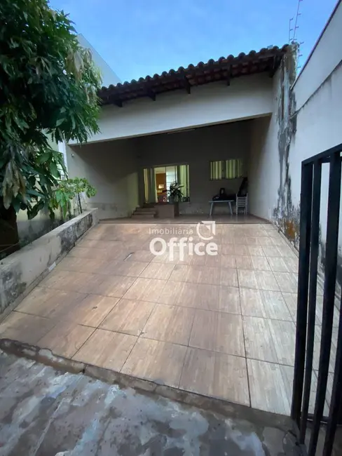 Foto 1 de Casa com 2 quartos à venda, 357m2 em Vila Brasil, Anapolis - GO