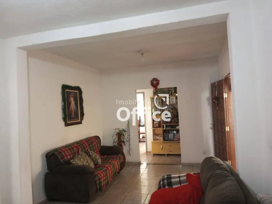 Foto 3 de Casa com 3 quartos à venda, 408m2 em Boa Vista, Anapolis - GO