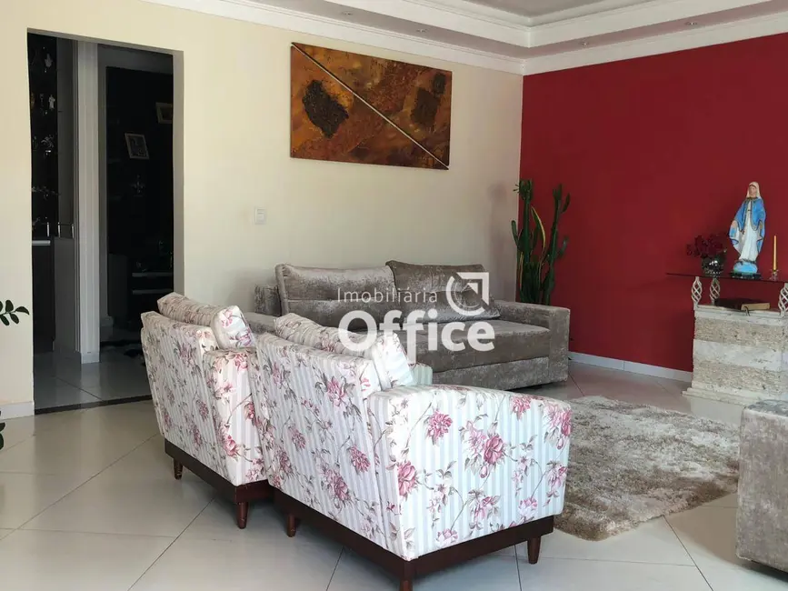 Foto 4 de Casa com 4 quartos à venda, 360m2 em Jardim Europa, Anapolis - GO