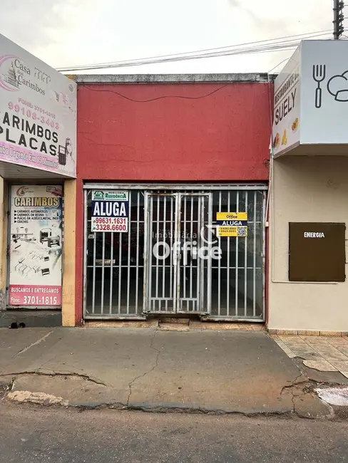 Casa com 3 quartos para alugar, 300m2 em Setor Central, Anapolis - GO - imagem 3 Foto 3 de Casa com 3 quartos para alugar, 300m2 em Setor Central, Anapolis - GO