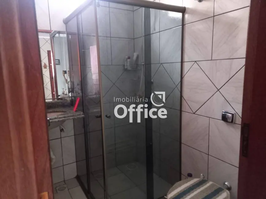 Casa com 3 quartos à venda, 212m2 em Batista, Anapolis - GO - imagem 8 Foto 8 de Casa com 3 quartos à venda, 212m2 em Batista, Anapolis - GO