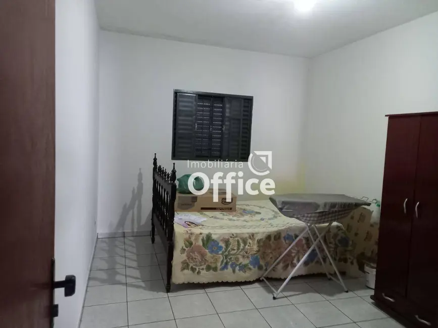 Casa com 3 quartos à venda, 212m2 em Batista, Anapolis - GO - imagem 5 Foto 5 de Casa com 3 quartos à venda, 212m2 em Batista, Anapolis - GO