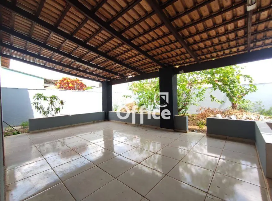 Foto 1 de Casa com 3 quartos à venda, 360m2 em Residencial Flamboyant, Anapolis - GO