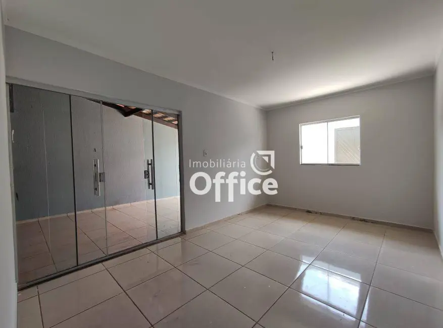 Casa com 3 quartos à venda, 360m2 em Residencial Flamboyant, Anapolis - GO - imagem 4 Foto 4 de Casa com 3 quartos à venda, 360m2 em Residencial Flamboyant, Anapolis - GO