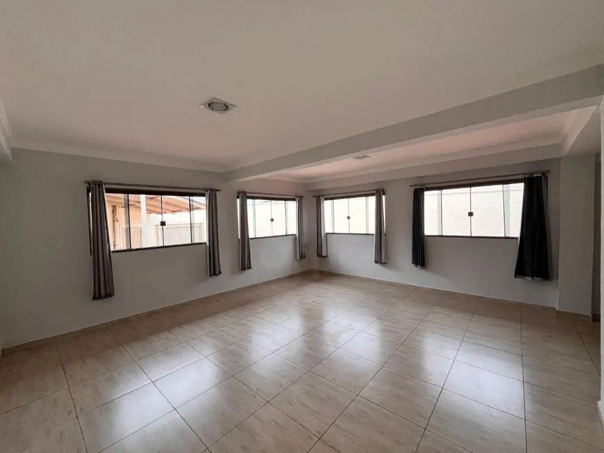 Casa com 3 quartos para alugar, 360m2 em Andracel Center, Anapolis - GO - imagem 7 Foto 7 de Casa com 3 quartos para alugar, 360m2 em Andracel Center, Anapolis - GO
