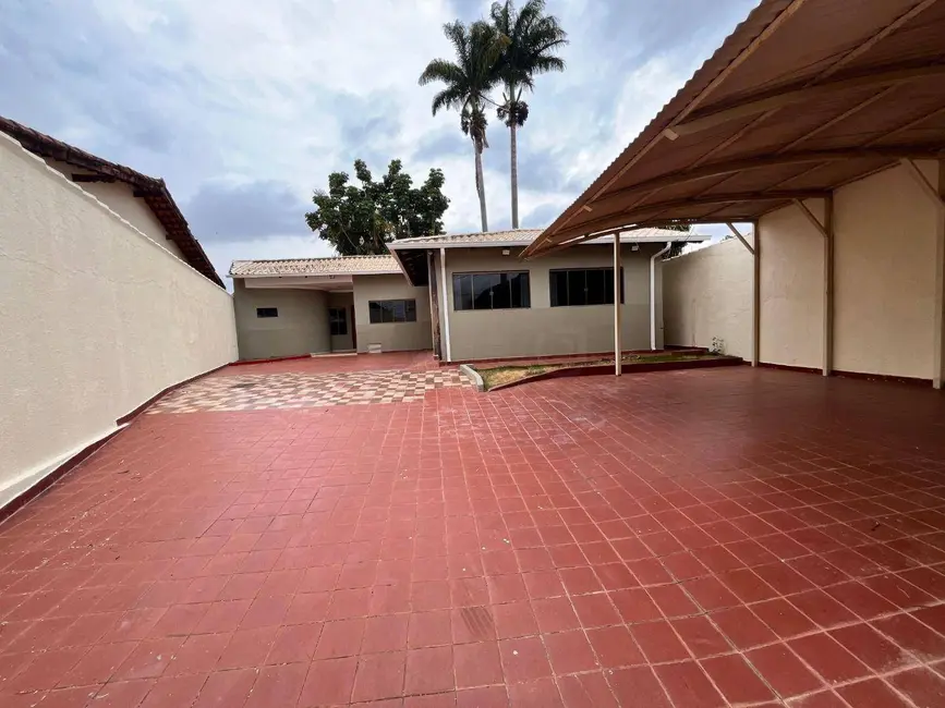 Casa com 3 quartos para alugar, 360m2 em Andracel Center, Anapolis - GO - imagem 2 Foto 2 de Casa com 3 quartos para alugar, 360m2 em Andracel Center, Anapolis - GO