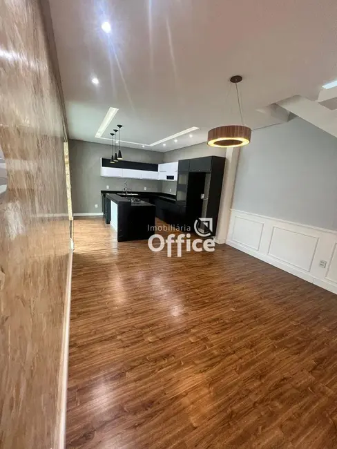 Sobrado com 3 quartos à venda, 200m2 em Loteamento Residencial Verona, Anapolis - GO - imagem 9 Foto 9 de Sobrado com 3 quartos à venda, 200m2 em Loteamento Residencial Verona, Anapolis - GO