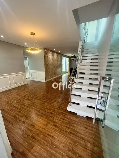 Sobrado com 3 quartos à venda, 200m2 em Loteamento Residencial Verona, Anapolis - GO - imagem 5 Foto 5 de Sobrado com 3 quartos à venda, 200m2 em Loteamento Residencial Verona, Anapolis - GO
