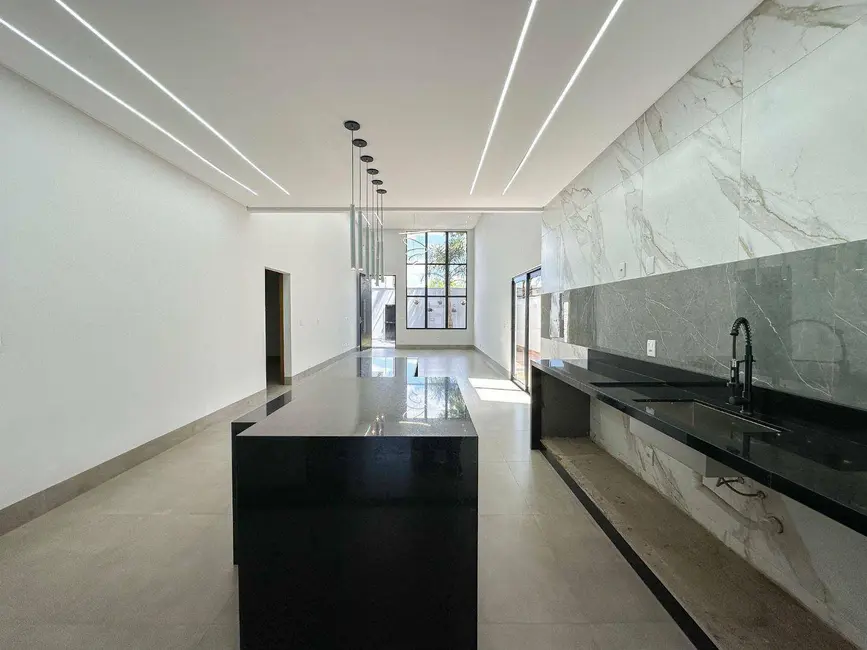 Casa com 3 quartos à venda, 371m2 em Anápolis City, Anapolis - GO - imagem 7 Foto 7 de Casa com 3 quartos à venda, 371m2 em Anápolis City, Anapolis - GO