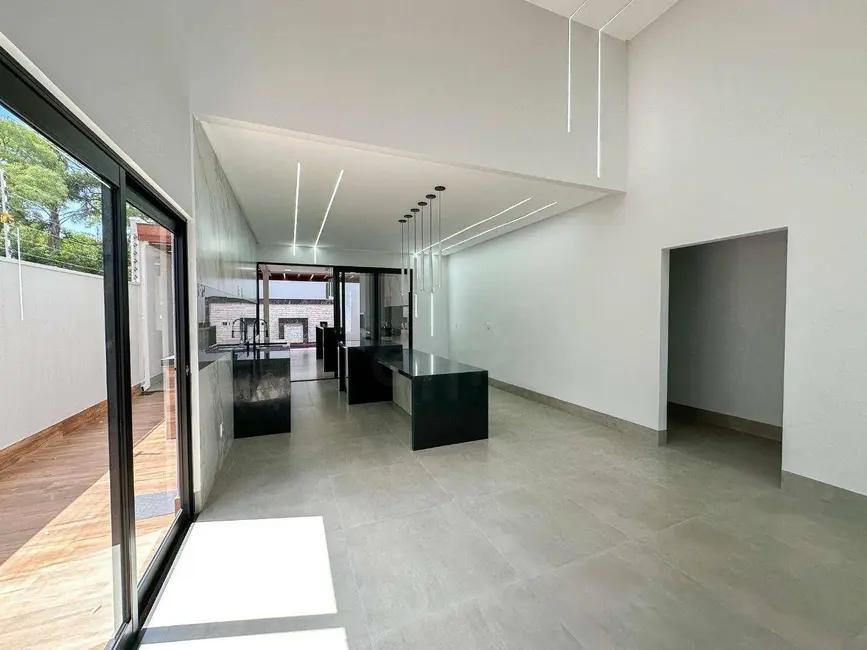 Casa com 3 quartos à venda, 371m2 em Anápolis City, Anapolis - GO - imagem 4 Foto 4 de Casa com 3 quartos à venda, 371m2 em Anápolis City, Anapolis - GO