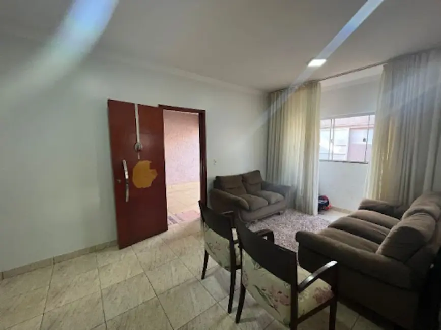 Casa com 4 quartos à venda, 300m2 em Residencial Flamboyant, Anapolis - GO - imagem 5 Foto 5 de Casa com 4 quartos à venda, 300m2 em Residencial Flamboyant, Anapolis - GO