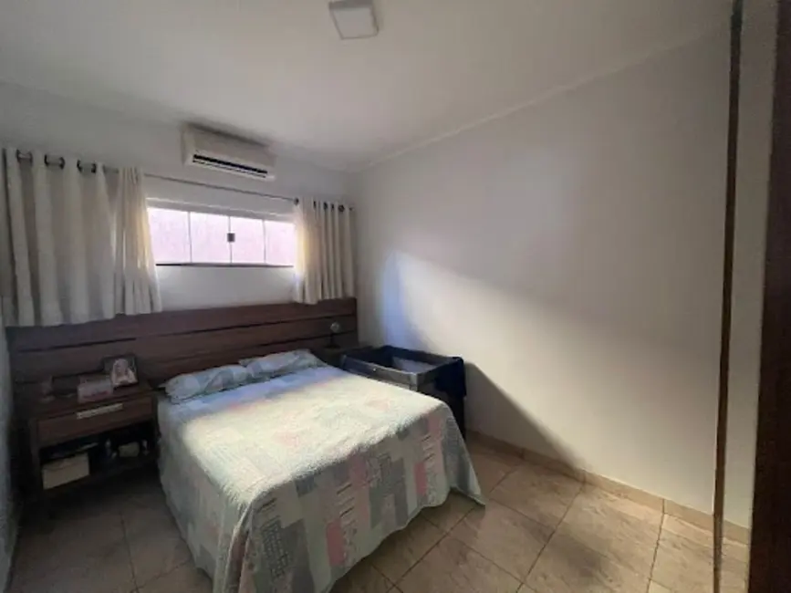 Casa com 4 quartos à venda, 300m2 em Residencial Flamboyant, Anapolis - GO - imagem 9 Foto 9 de Casa com 4 quartos à venda, 300m2 em Residencial Flamboyant, Anapolis - GO