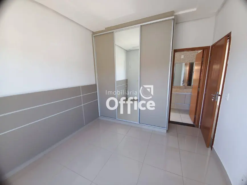 Foto 2 de Apartamento com 3 quartos para alugar, 80m2 em Vila Santa Maria de Nazareth, Anapolis - GO
