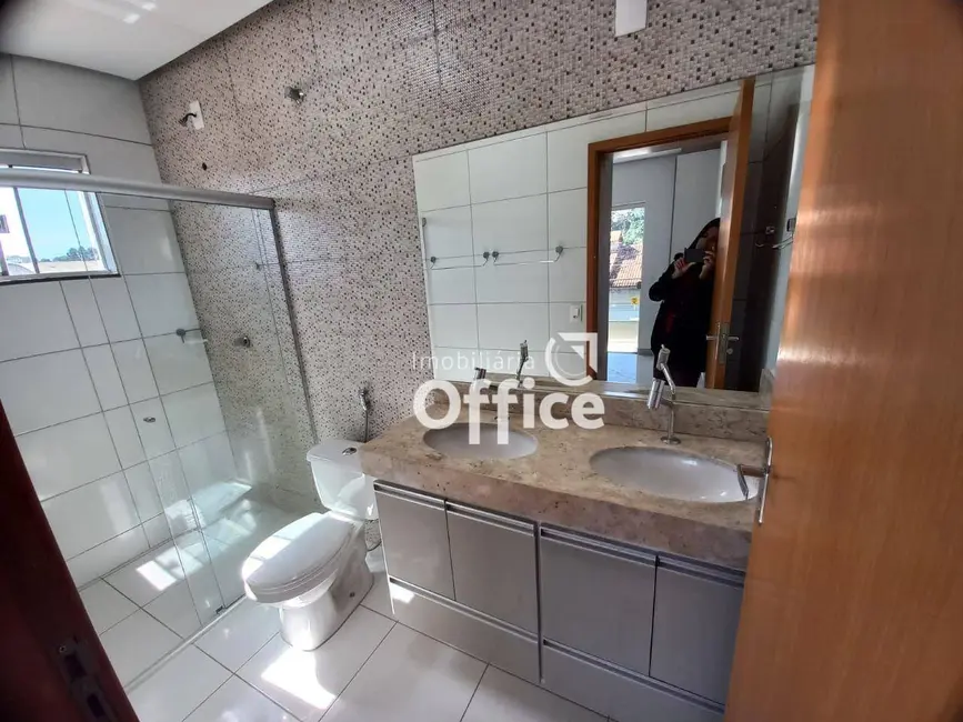 Foto 5 de Apartamento com 3 quartos para alugar, 80m2 em Vila Santa Maria de Nazareth, Anapolis - GO
