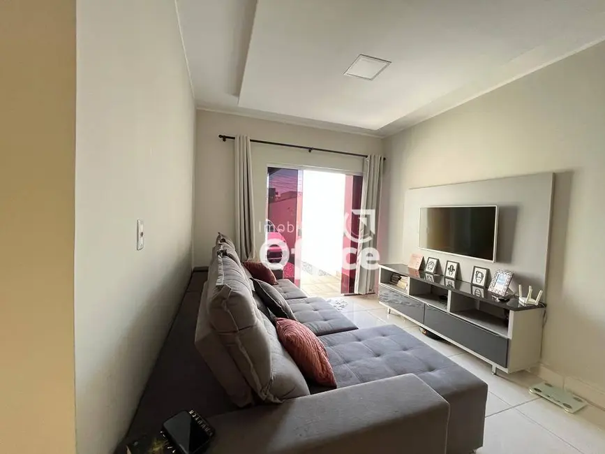 Foto 1 de Casa com 3 quartos à venda, 93m2 em Residencial Cerejeiras, Anapolis - GO