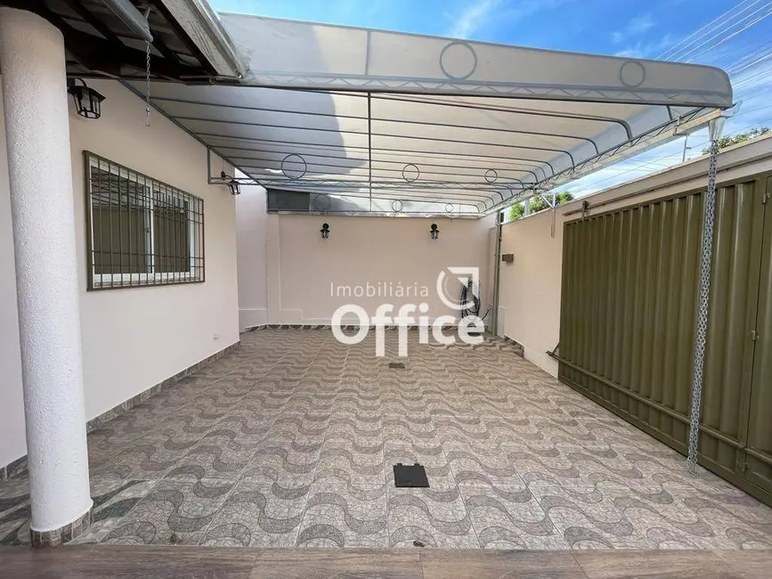 Foto 3 de Casa com 3 quartos à venda, 201m2 em Calixtolândia, Anapolis - GO