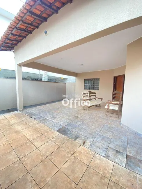 Foto 2 de Casa com 3 quartos à venda, 500m2 em Maracanã, Anapolis - GO