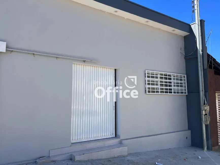 Foto 1 de Casa com 3 quartos para alugar, 300m2 em Setor Central, Anapolis - GO
