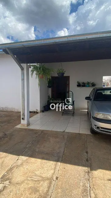 Casa com 2 quartos à venda, 220m2 em Parque Residencial das Flores, Anapolis - GO - imagem 2 Foto 2 de Casa com 2 quartos à venda, 220m2 em Parque Residencial das Flores, Anapolis - GO