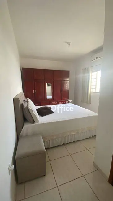 Casa com 2 quartos à venda, 220m2 em Parque Residencial das Flores, Anapolis - GO - imagem 8 Foto 8 de Casa com 2 quartos à venda, 220m2 em Parque Residencial das Flores, Anapolis - GO