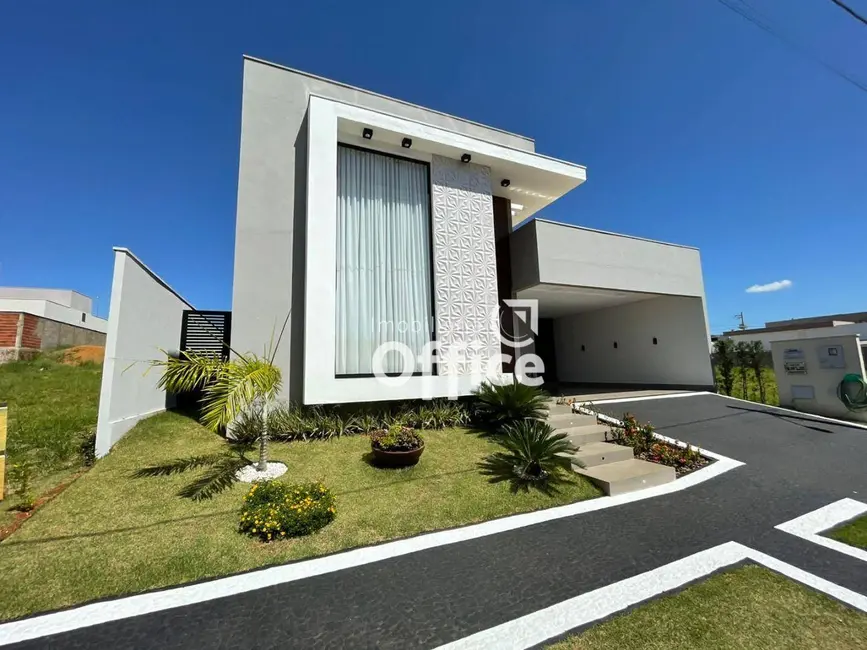 Foto 1 de Casa de Condomínio com 4 quartos à venda, 420m2 em Anapolis - GO