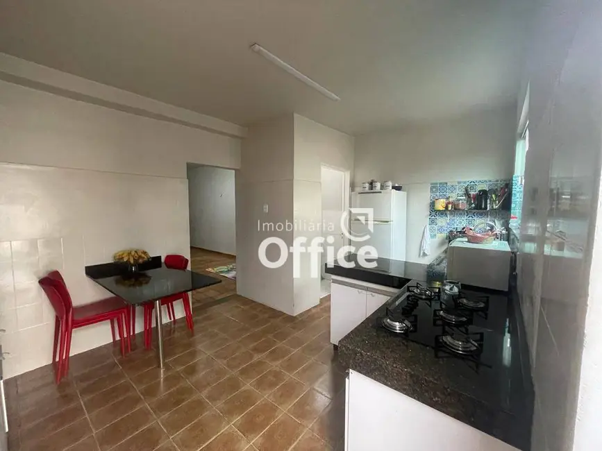 Foto 6 de Casa com 3 quartos à venda, 235m2 em Maracanã, Anapolis - GO