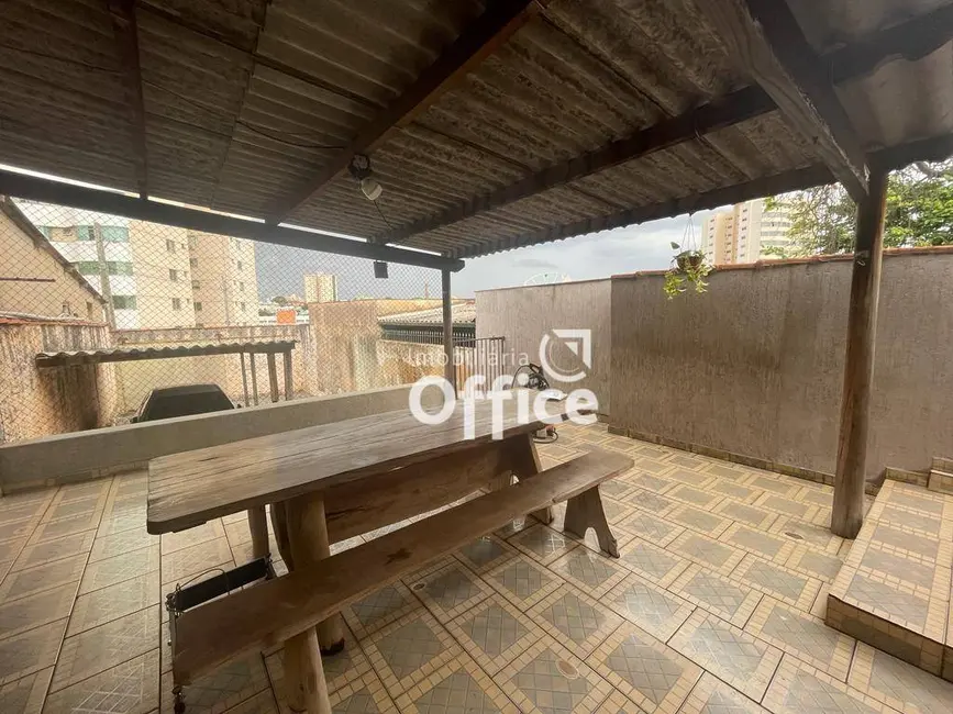 Foto 5 de Casa com 3 quartos à venda, 235m2 em Maracanã, Anapolis - GO