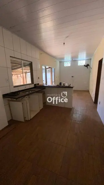 Casa com 4 quartos à venda, 300m2 em Nova Vila Jaiara, Anapolis - GO - imagem 4 Foto 4 de Casa com 4 quartos à venda, 300m2 em Nova Vila Jaiara, Anapolis - GO