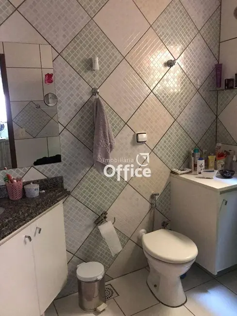 Casa com 3 quartos à venda, 207m2 em Batista, Anapolis - GO - imagem 8 Foto 8 de Casa com 3 quartos à venda, 207m2 em Batista, Anapolis - GO