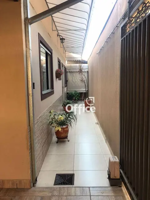 Casa com 3 quartos à venda, 207m2 em Batista, Anapolis - GO - imagem 4 Foto 4 de Casa com 3 quartos à venda, 207m2 em Batista, Anapolis - GO