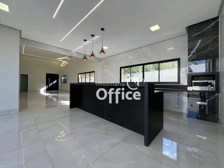 Casa com 3 quartos à venda, 420m2 em Anápolis City, Anapolis - GO - imagem 8 Foto 8 de Casa com 3 quartos à venda, 420m2 em Anápolis City, Anapolis - GO