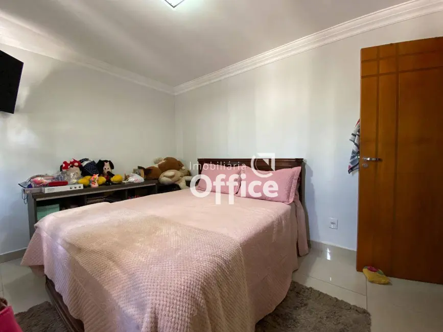 Casa com 3 quartos à venda, 360m2 em Anapolis - GO - imagem 9 Foto 9 de Casa com 3 quartos à venda, 360m2 em Anapolis - GO