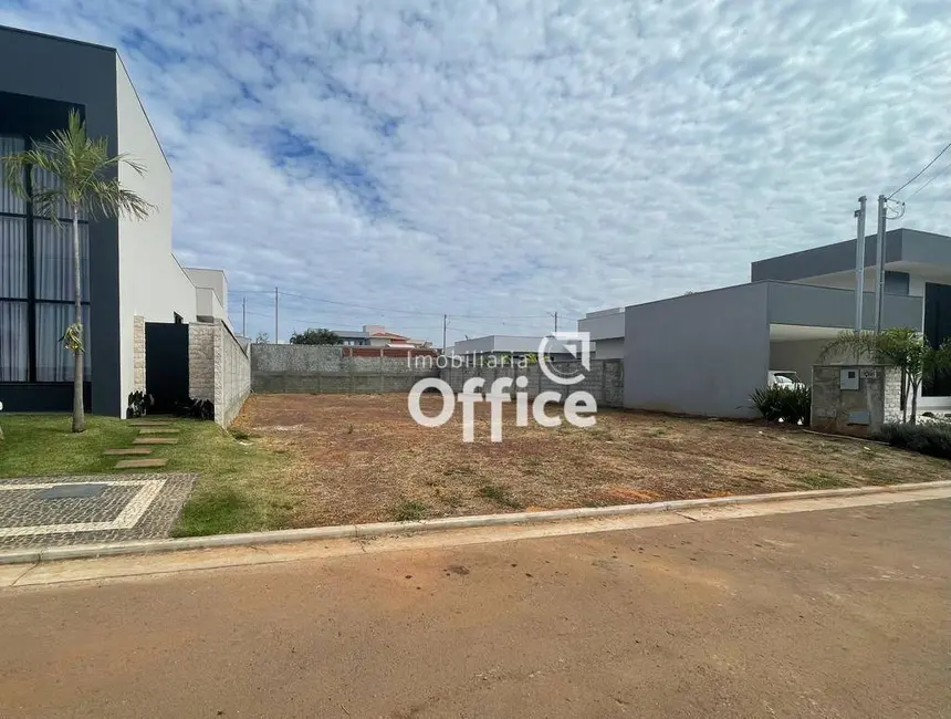 Foto 3 de Terreno / Lote à venda, 450m2 em Anapolis - GO