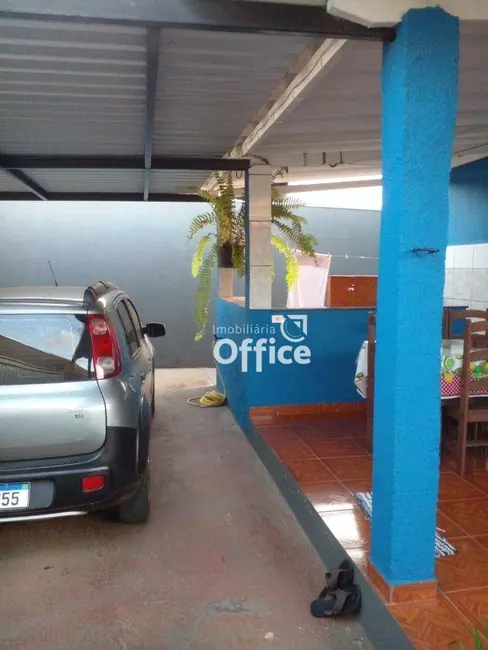 Casa com 3 quartos à venda, 200m2 em Jardim dos Ipês, Anapolis - GO - imagem 3 Foto 3 de Casa com 3 quartos à venda, 200m2 em Jardim dos Ipês, Anapolis - GO