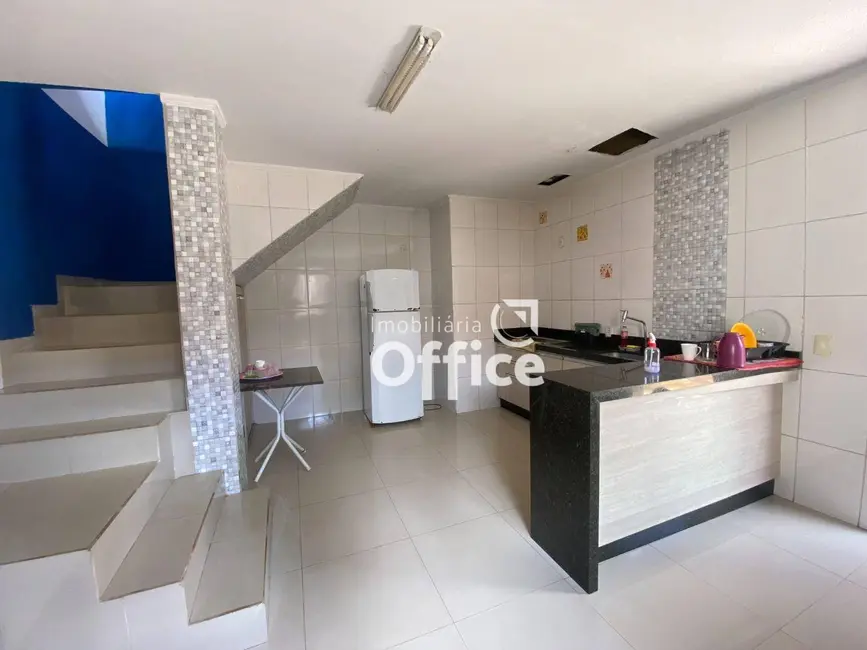 Casa com 3 quartos à venda, 312m2 em São Carlos, Anapolis - GO - imagem 5 Foto 5 de Casa com 3 quartos à venda, 312m2 em São Carlos, Anapolis - GO