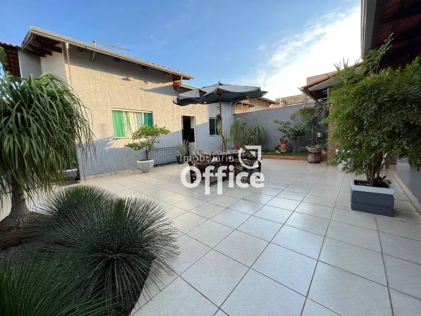 Foto 1 de Casa com 4 quartos à venda, 300m2 em Víviam Parque 2ª Etapa, Anapolis - GO