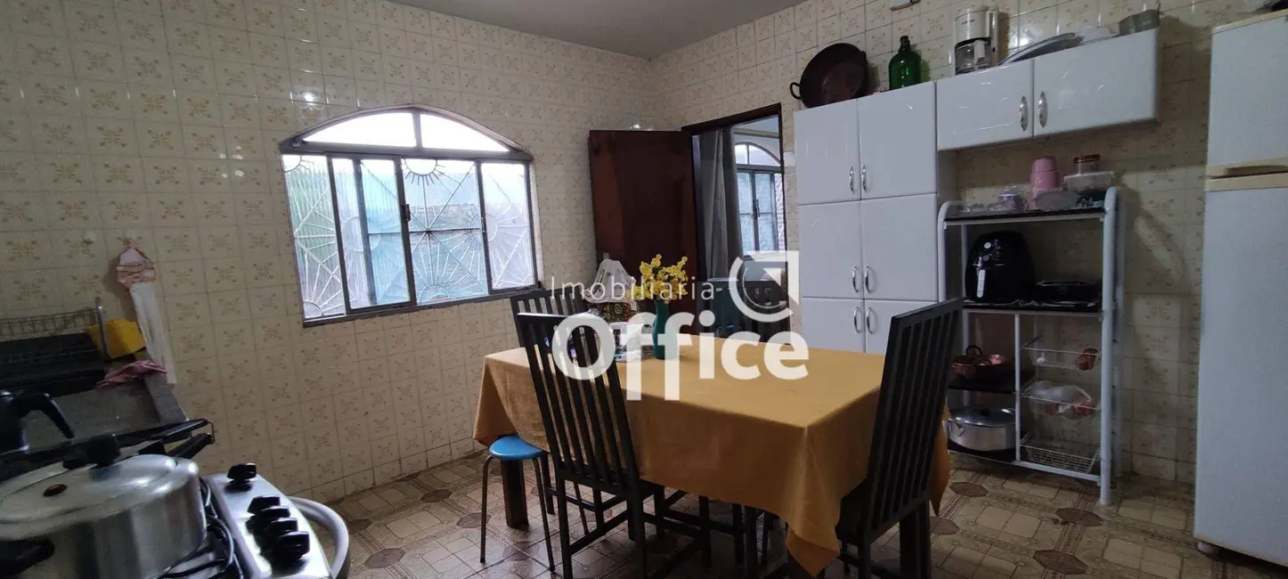 Foto 8 de Casa com 3 quartos à venda, 300m2 em Maracanã, Anapolis - GO