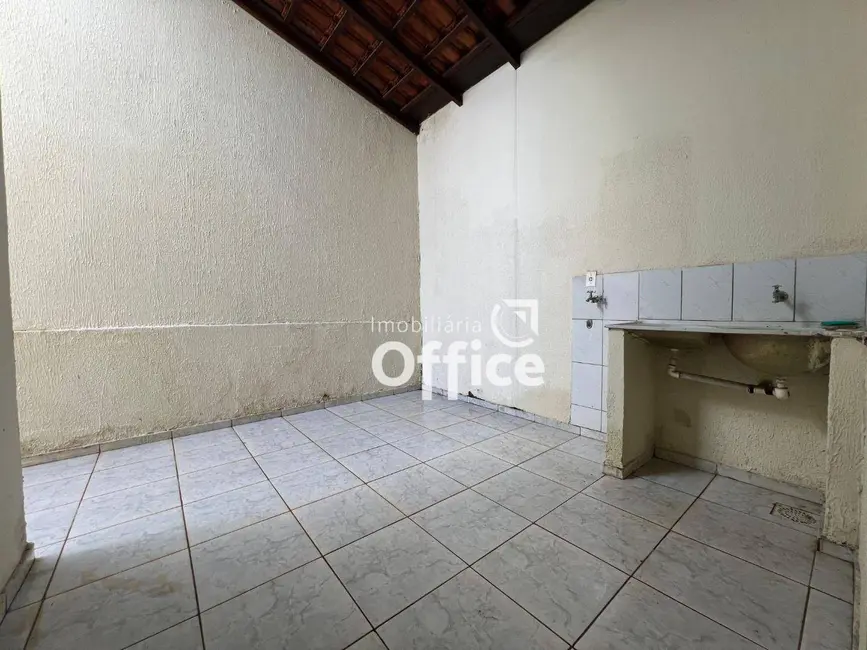 Casa com 3 quartos à venda, 167m2 em Setor Sul Jamil Miguel, Anapolis - GO - imagem 4 Foto 4 de Casa com 3 quartos à venda, 167m2 em Setor Sul Jamil Miguel, Anapolis - GO
