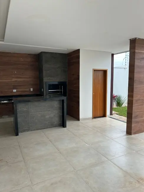 Casa com 3 quartos à venda, 200m2 em Jardim Itália, Anapolis - GO - imagem 5 Foto 5 de Casa com 3 quartos à venda, 200m2 em Jardim Itália, Anapolis - GO