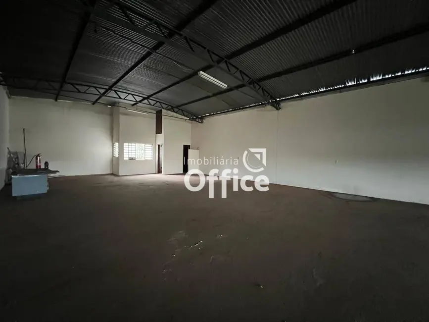 Foto 8 de Sala Comercial para alugar, 200m2 em Cidade Universitária, Anapolis - GO