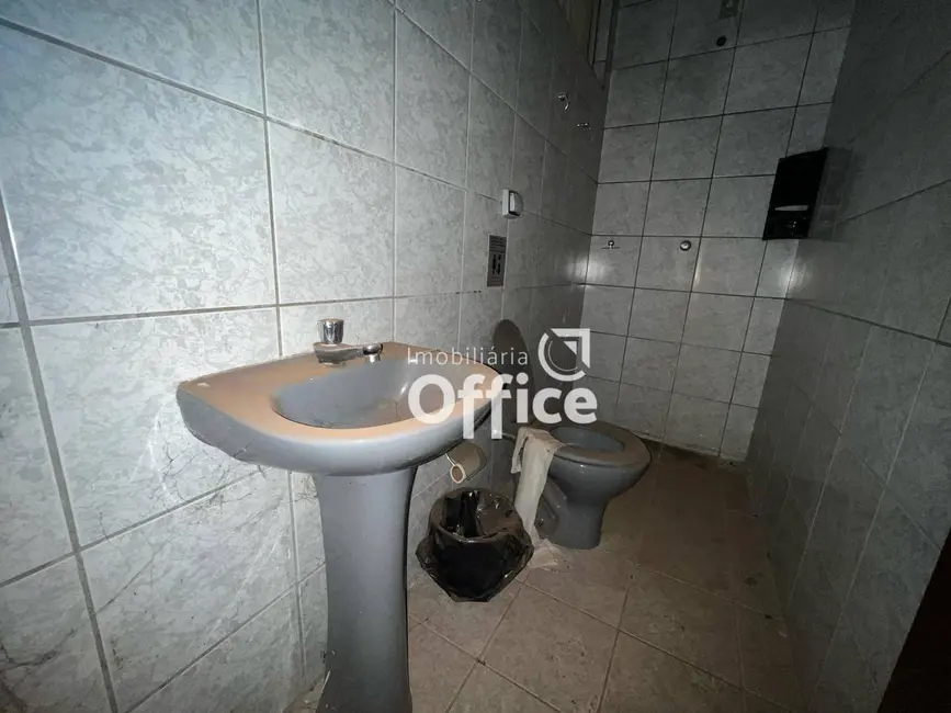 Foto 9 de Sala Comercial para alugar, 200m2 em Cidade Universitária, Anapolis - GO