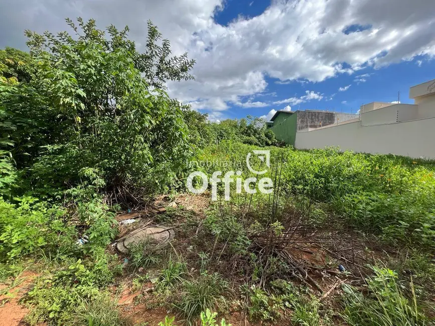 Foto 2 de Terreno / Lote à venda, 770m2 em Anapolis - GO