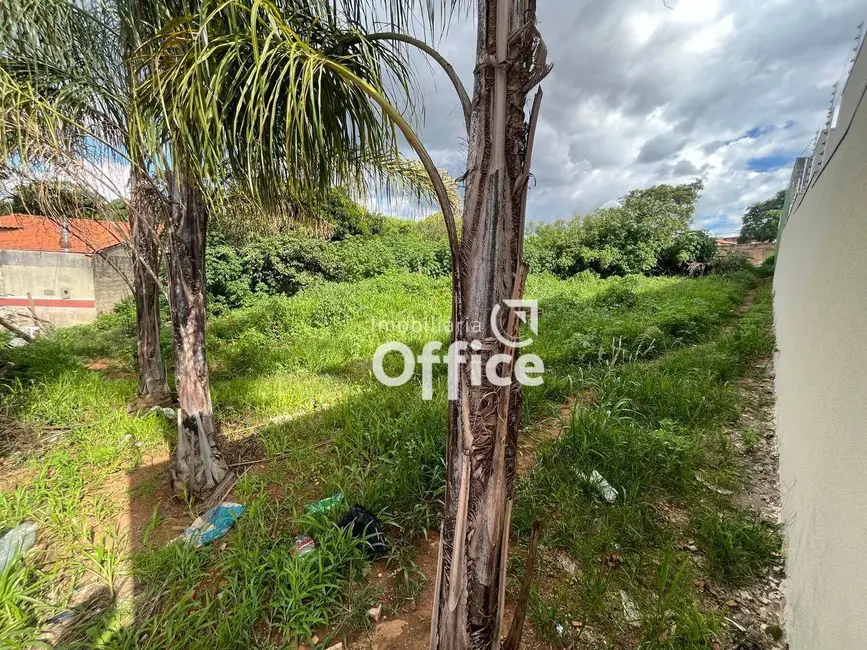 Foto 1 de Terreno / Lote à venda, 770m2 em Anapolis - GO