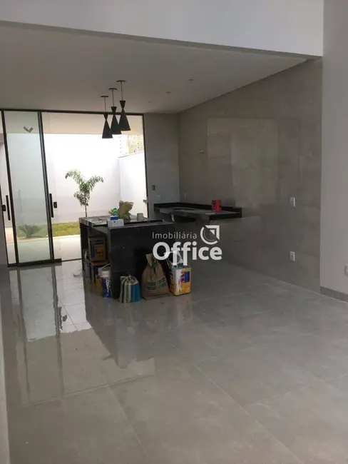 Foto 1 de Casa com 3 quartos à venda, 200m2 em Jardim Itália, Anapolis - GO