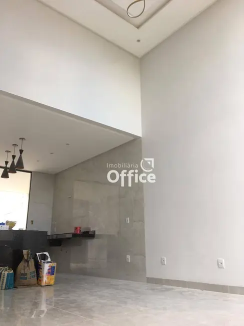 Foto 2 de Casa com 3 quartos à venda, 200m2 em Jardim Itália, Anapolis - GO