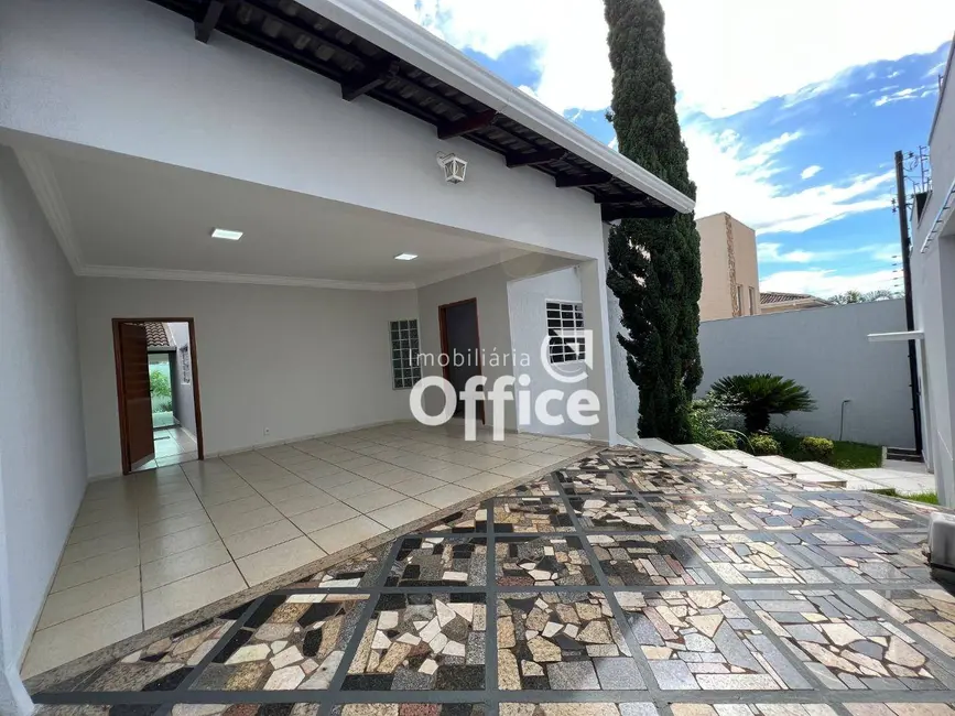 Foto 1 de Casa com 3 quartos à venda, 300m2 em Residencial Araujoville, Anapolis - GO