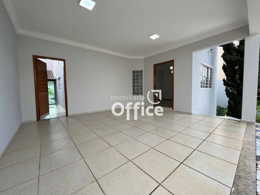 Foto 3 de Casa com 3 quartos à venda, 300m2 em Residencial Araujoville, Anapolis - GO