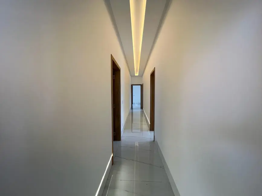 Foto 8 de Casa de Condomínio com 4 quartos à venda, 360m2 em Anapolis - GO