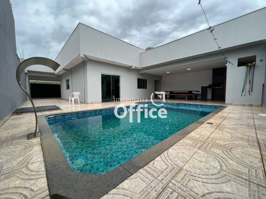 Foto 1 de Casa com 3 quartos à venda, 300m2 em Víviam Parque, Anapolis - GO